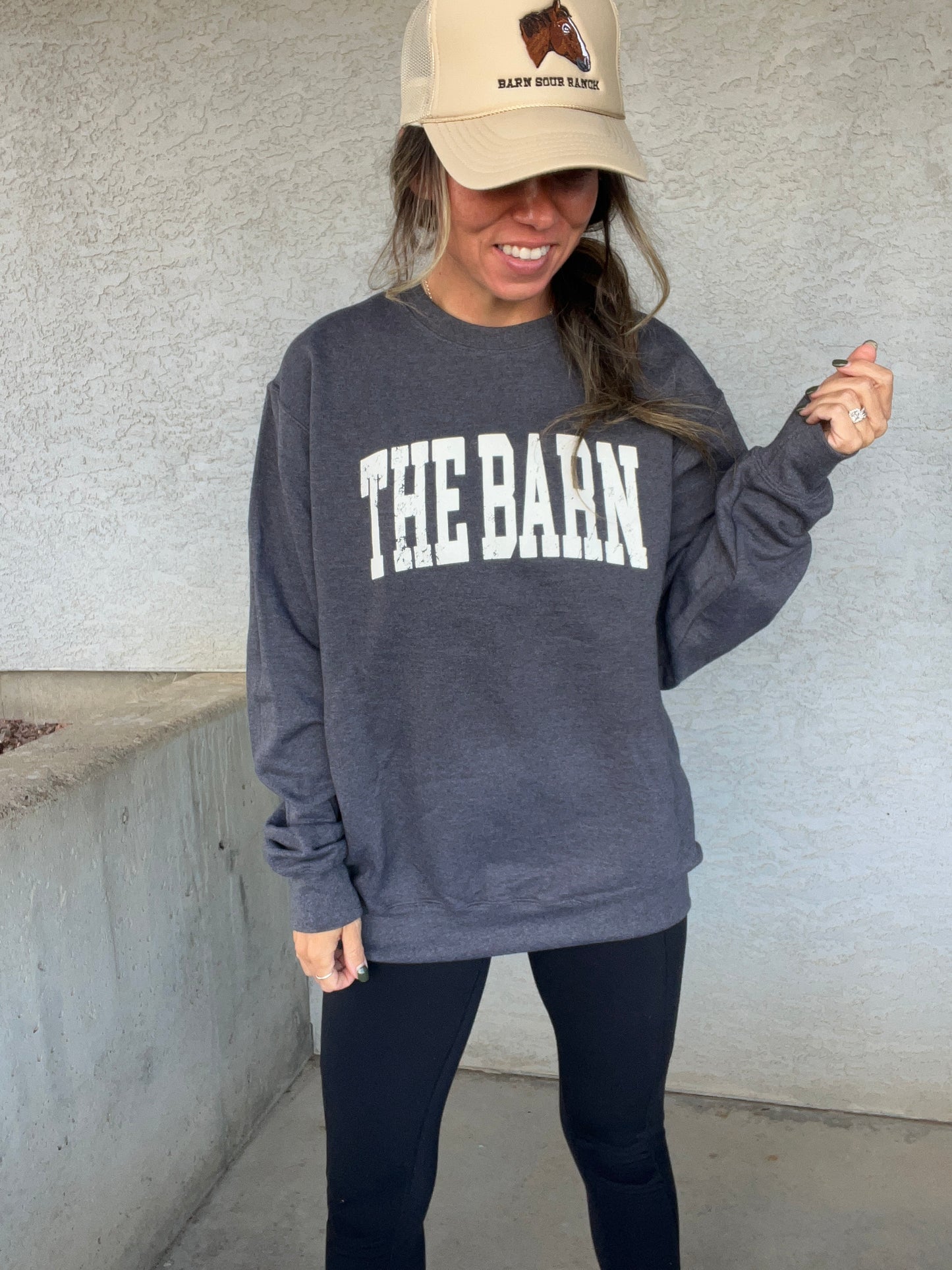THE BARN Pullover