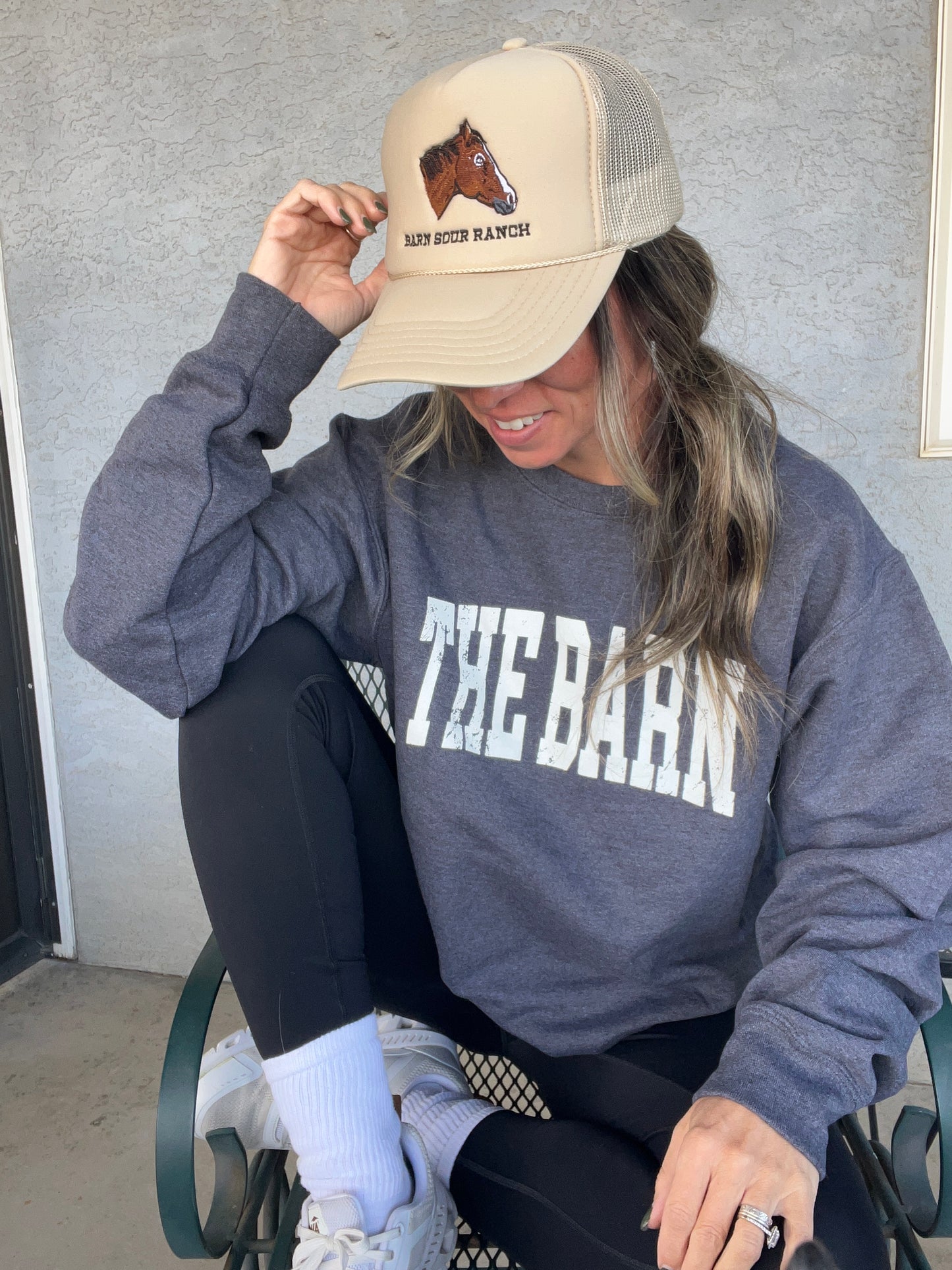 THE BARN Pullover
